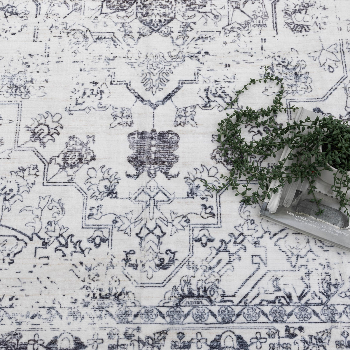 Sunday Distressed Medallion Blue Machine Washable Rug