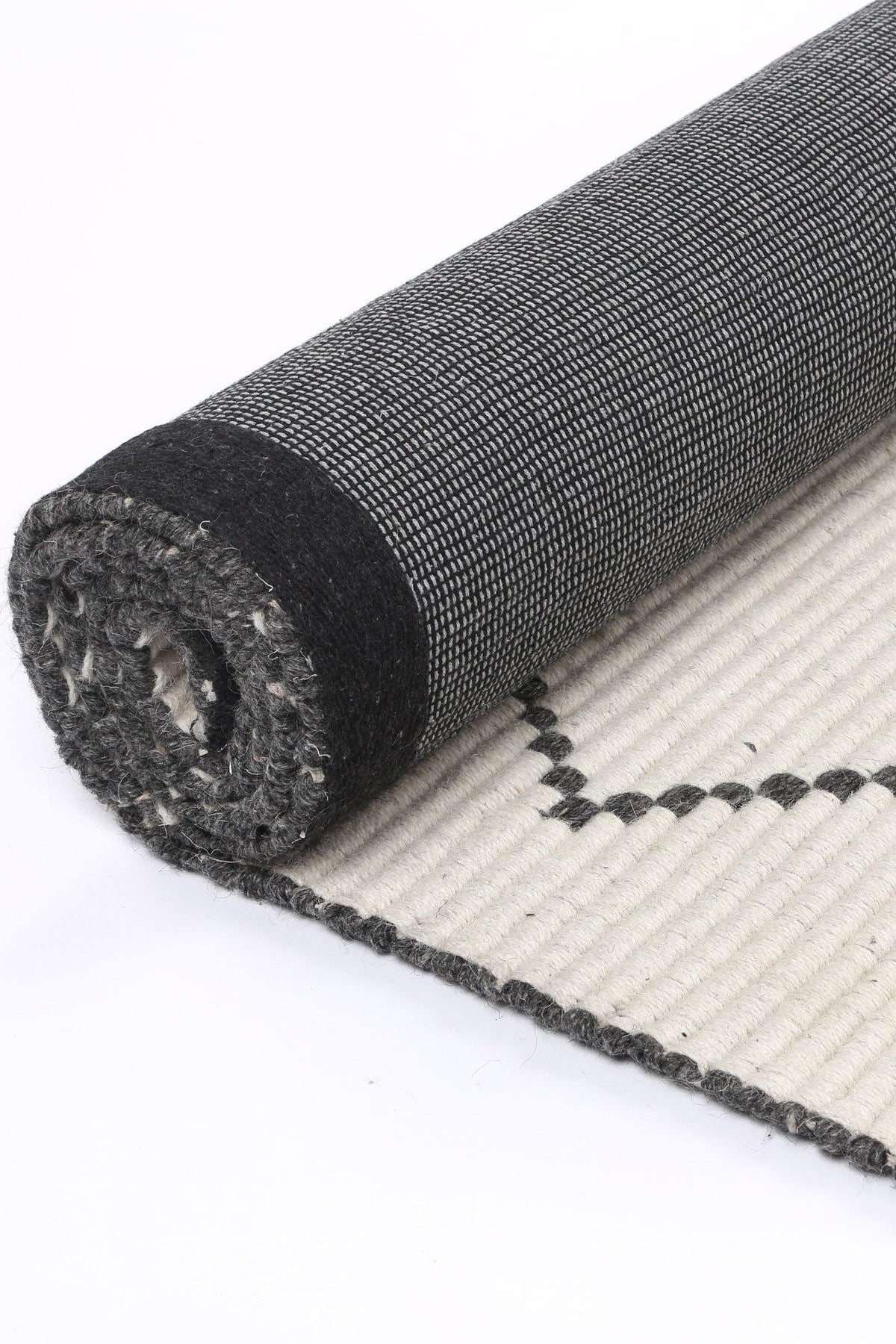 Cora Diamond Tassel Cream Wool Rug - The Rugs