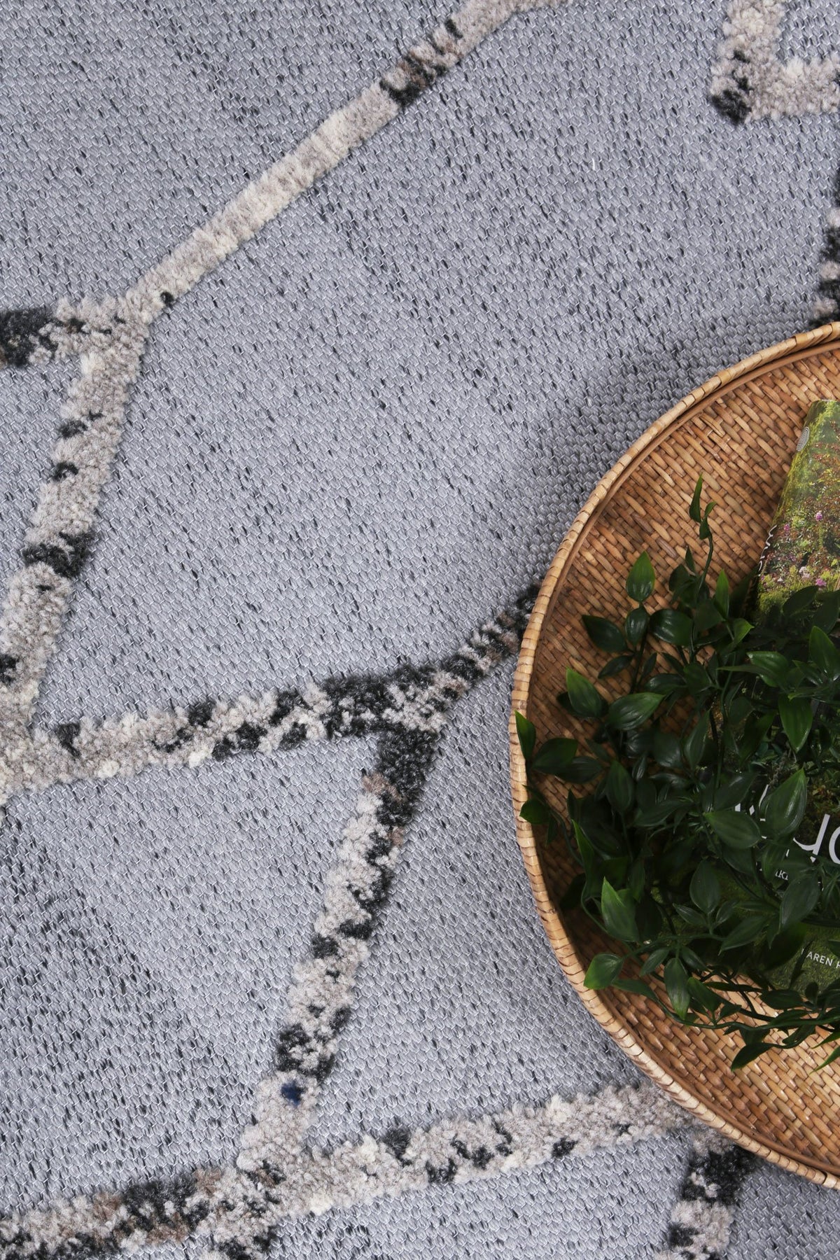 Opulence Anthrasite Diamond Rug