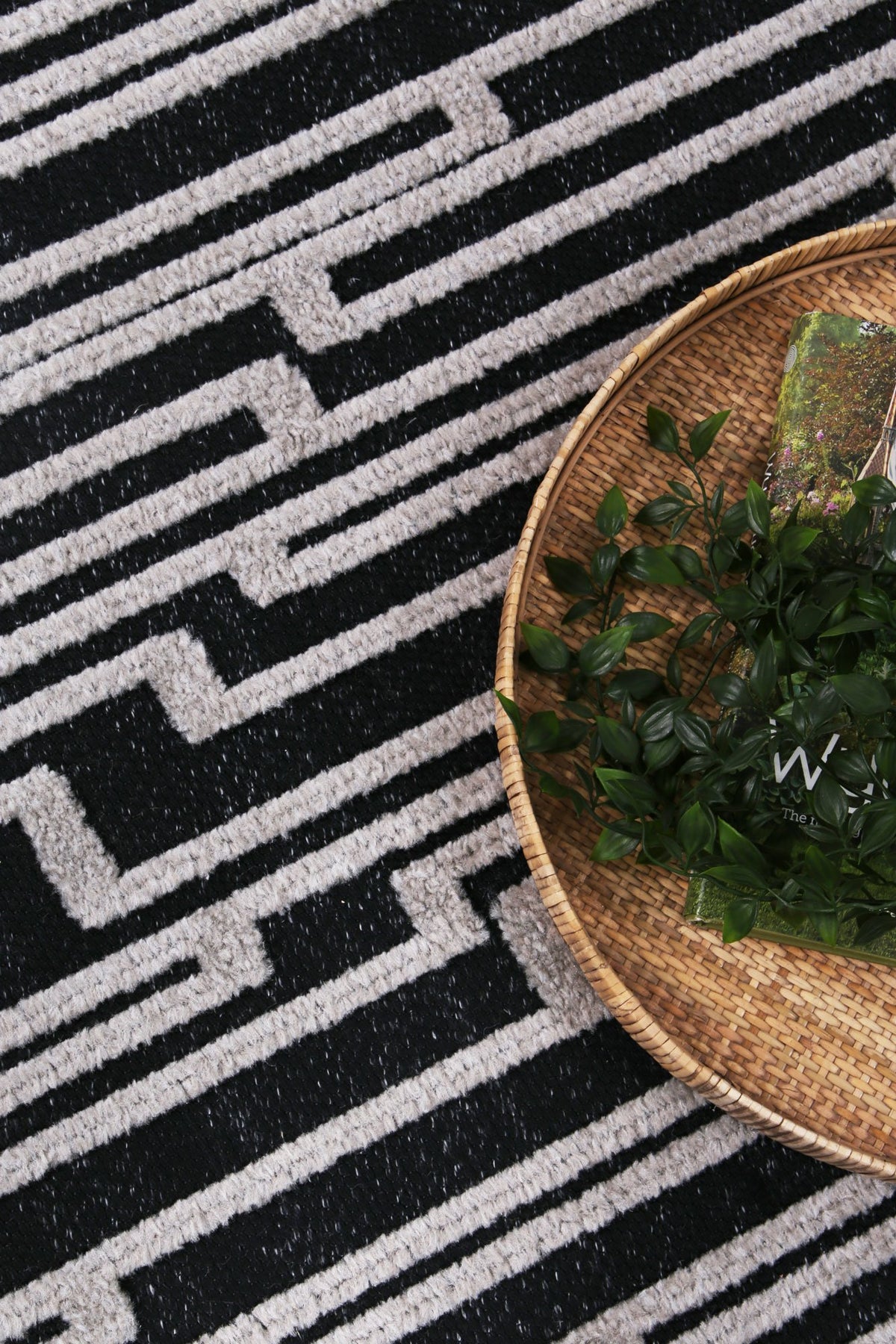 Opulence Anthrasite Grey Matrix Rug