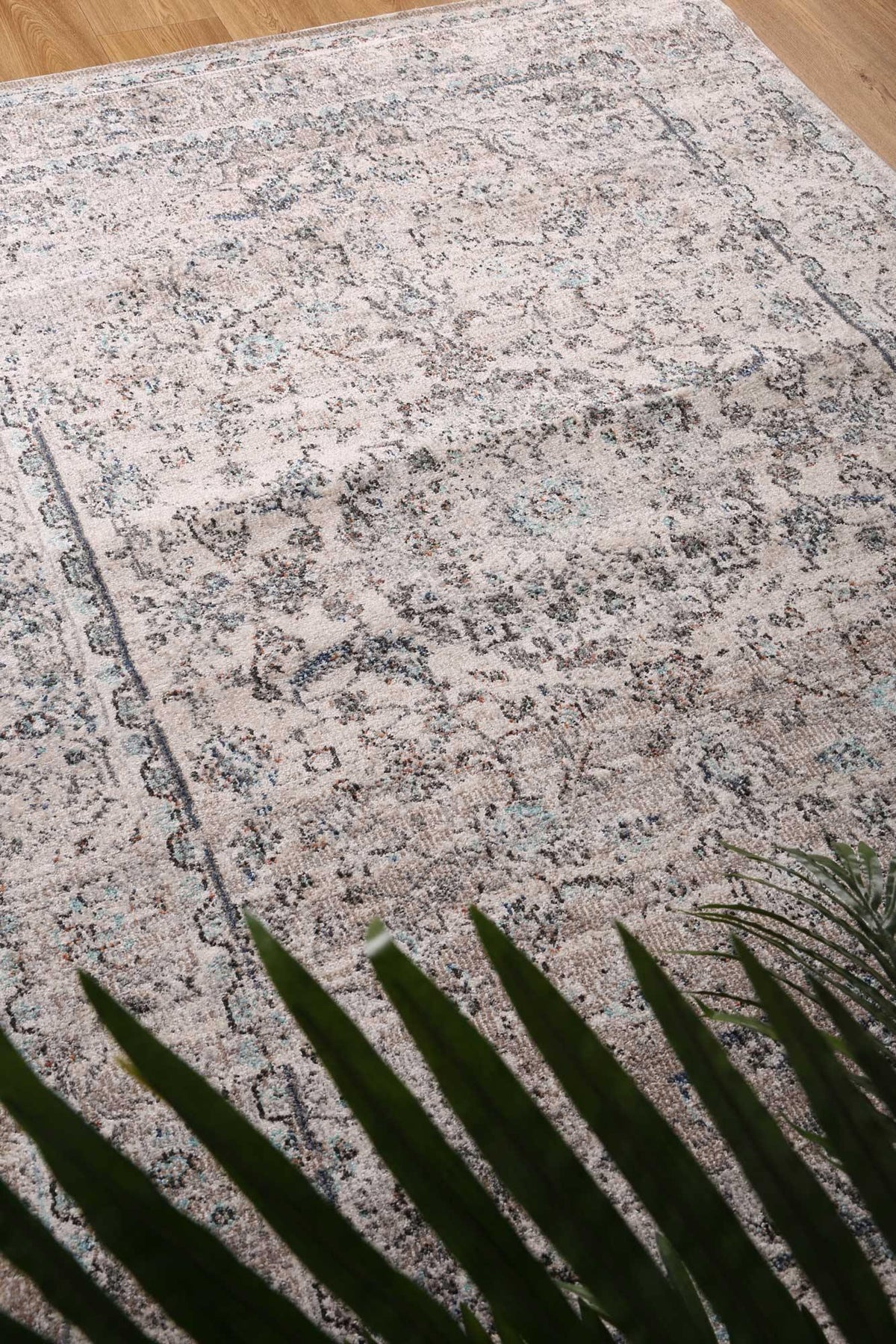 Zulu Beige Grey Traditional Rug - The Rugs