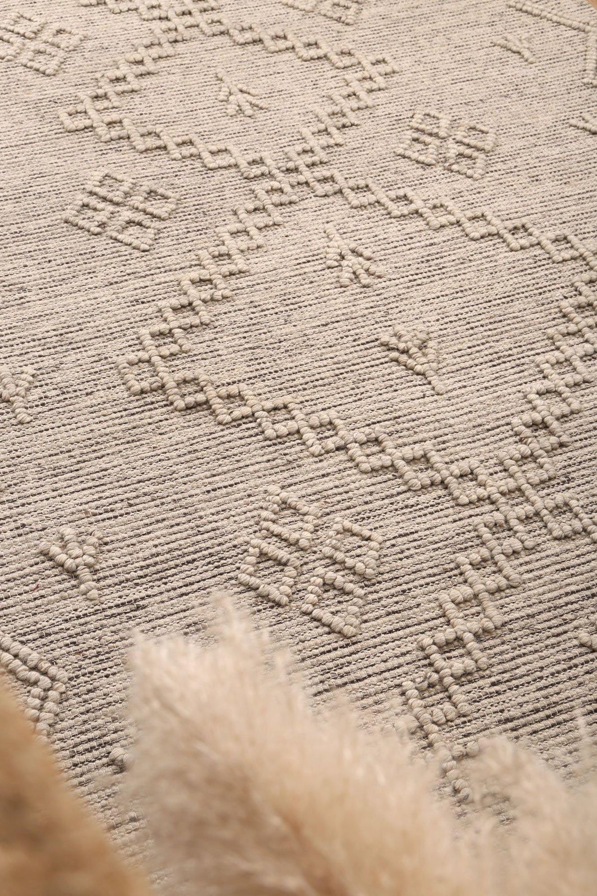Cora Boho Chic Ash Wool Rug - The Rugs