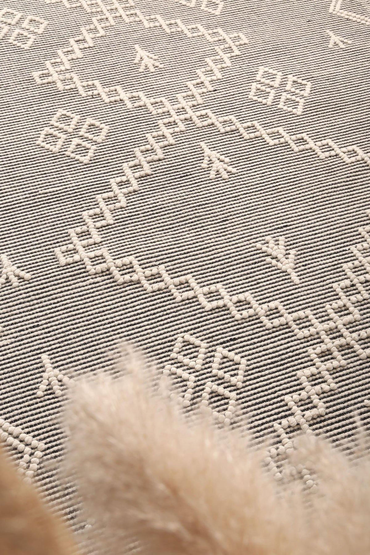 Cora Boho Chic Cream Wool Rug - The Rugs