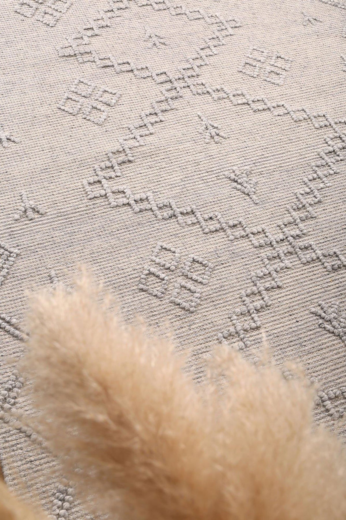 Cora Boho Chic Grey Wool Rug - The Rugs
