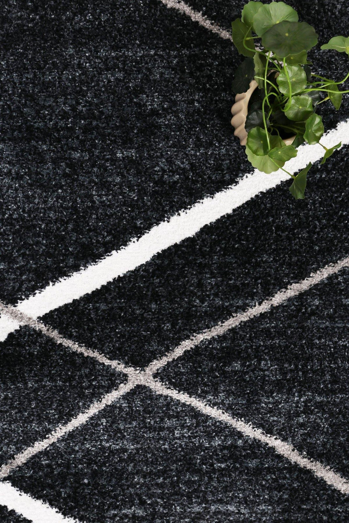 Layla Abstract Stripe Charcoal Rug - The Rugs