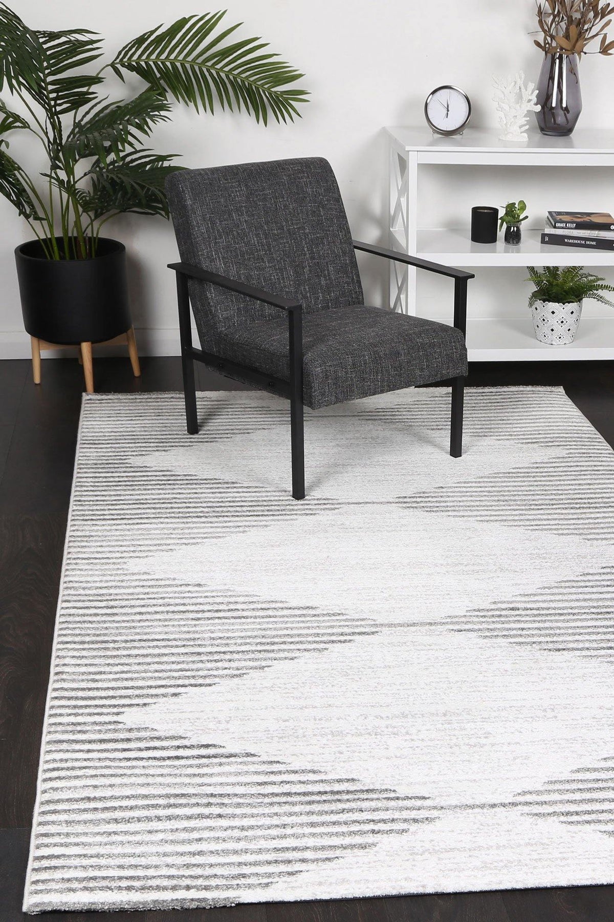 Layla Abstract Diamond Silver Rug - The Rugs