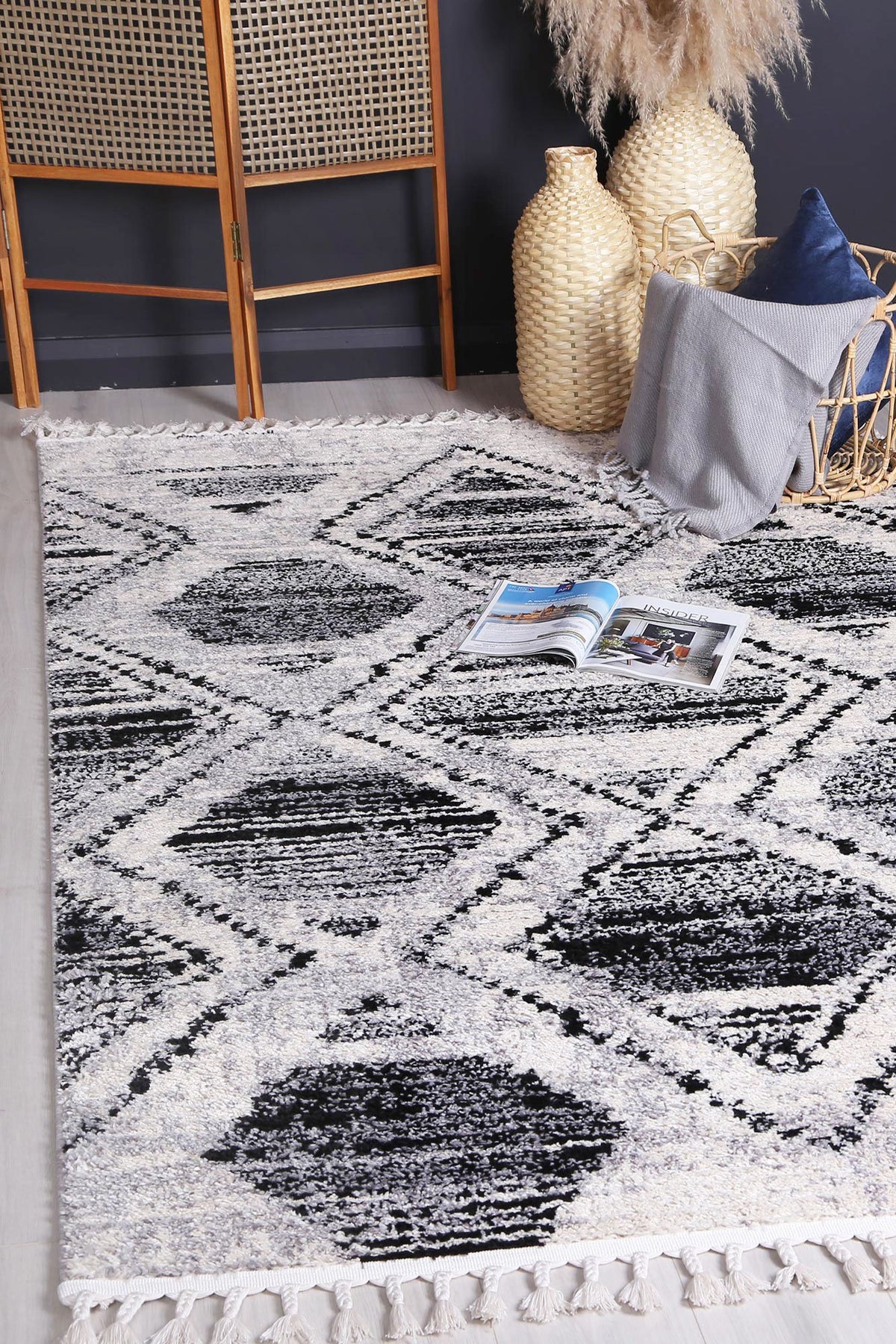 Cassandra Black White Diamond Rug