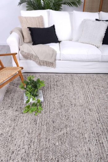 Oakwood Ash Tribal Textured Wool Rug