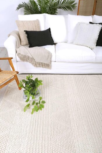 Oakwood Ivory Tribal Textured Wool Rug
